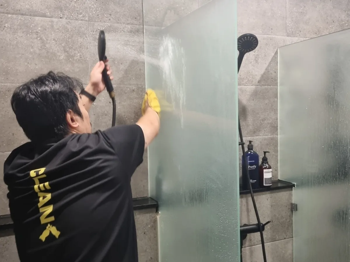 달서구 갈산동 헬스장 복도·대기 동선 야간 위생청소 사례 - 행진크린