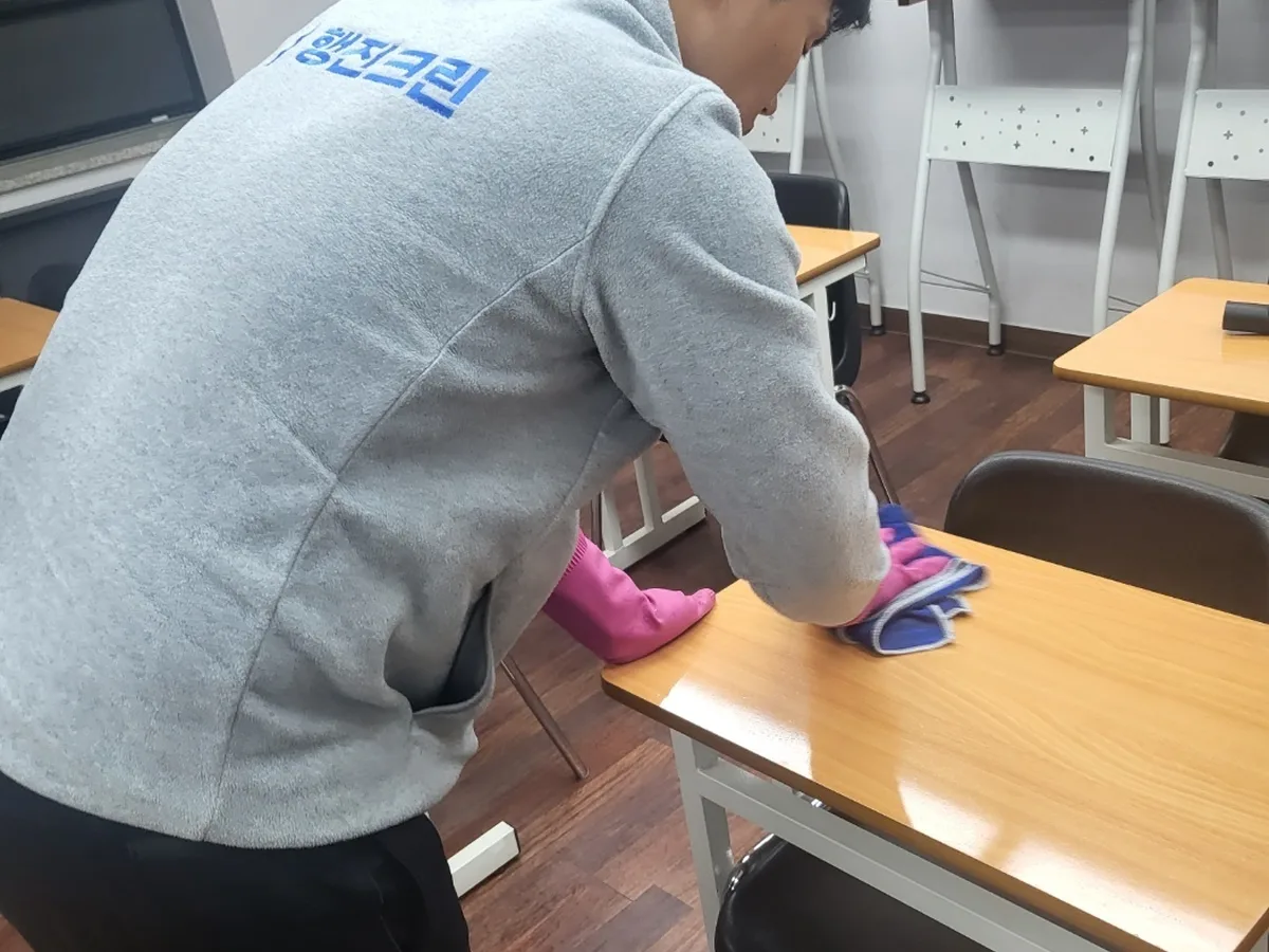 남구 봉덕동 유치원 책걸상 교실 위생청소 사례 - 행진크린