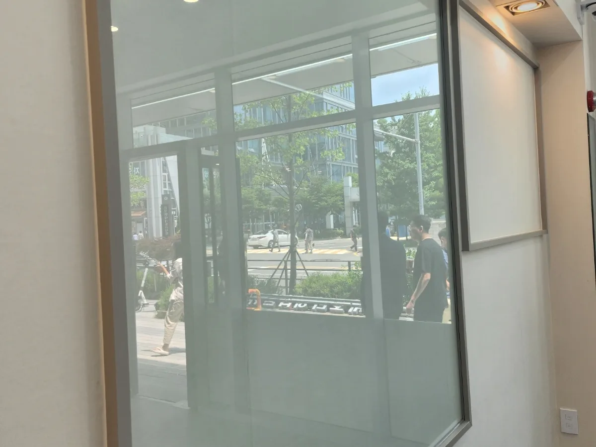 군위군 군위읍 건물 복도·대기 동선 야간 위생청소 사례 - 행진크린