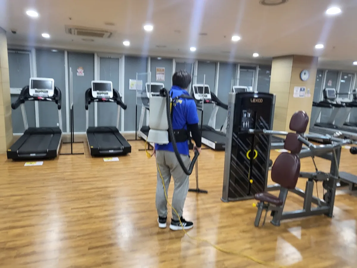 달서구 본동 헬스장 샤워실 장비 주변 정밀 위생청소 사례 - 행진크린